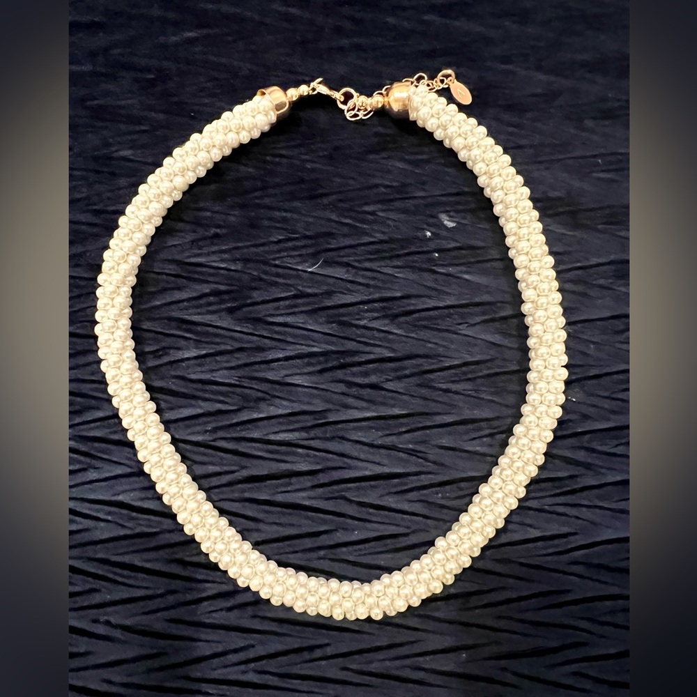 White pearl beads necklace